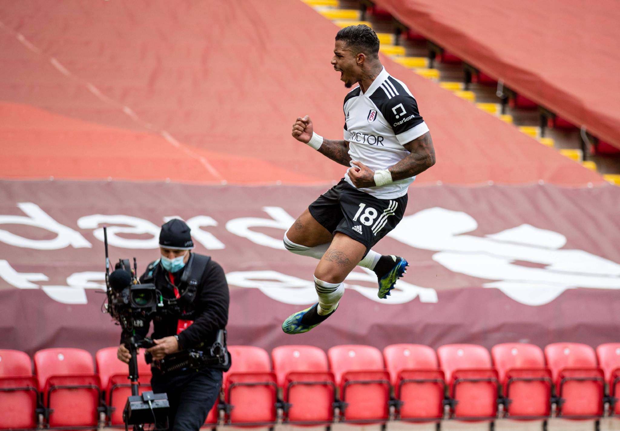 星空体育入口关于冲刺阶段欧篮联焦点战；曼联主帅复盘；底气十足；资深球员宣示担当的信息